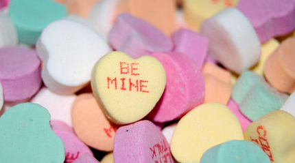 V-Day (via <a href="http://farm4.static.flickr.com/3388/3232292743_a479e52cbb.jpg">Amydeanne</a>)